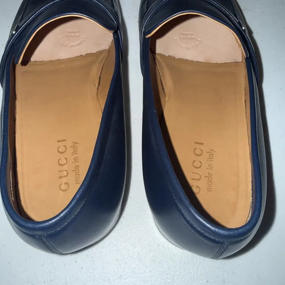 Gucci men's leather loafers in a dark blue color Size 9 Men’s
